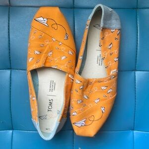 Paper airplane TOMS W7.5